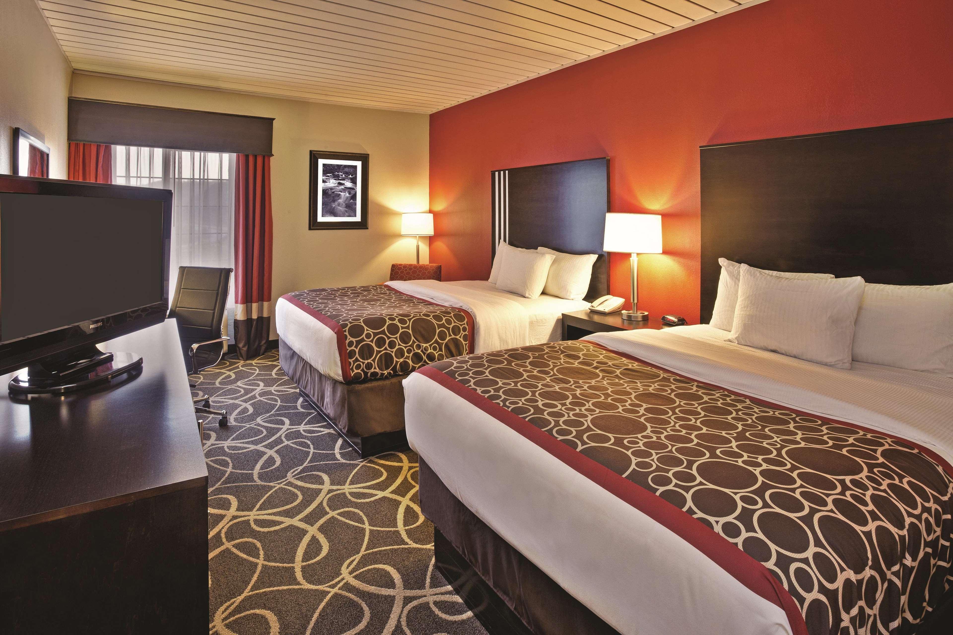 La Quinta By Wyndham Elkview - Charleston Ne Hotel Exterior photo