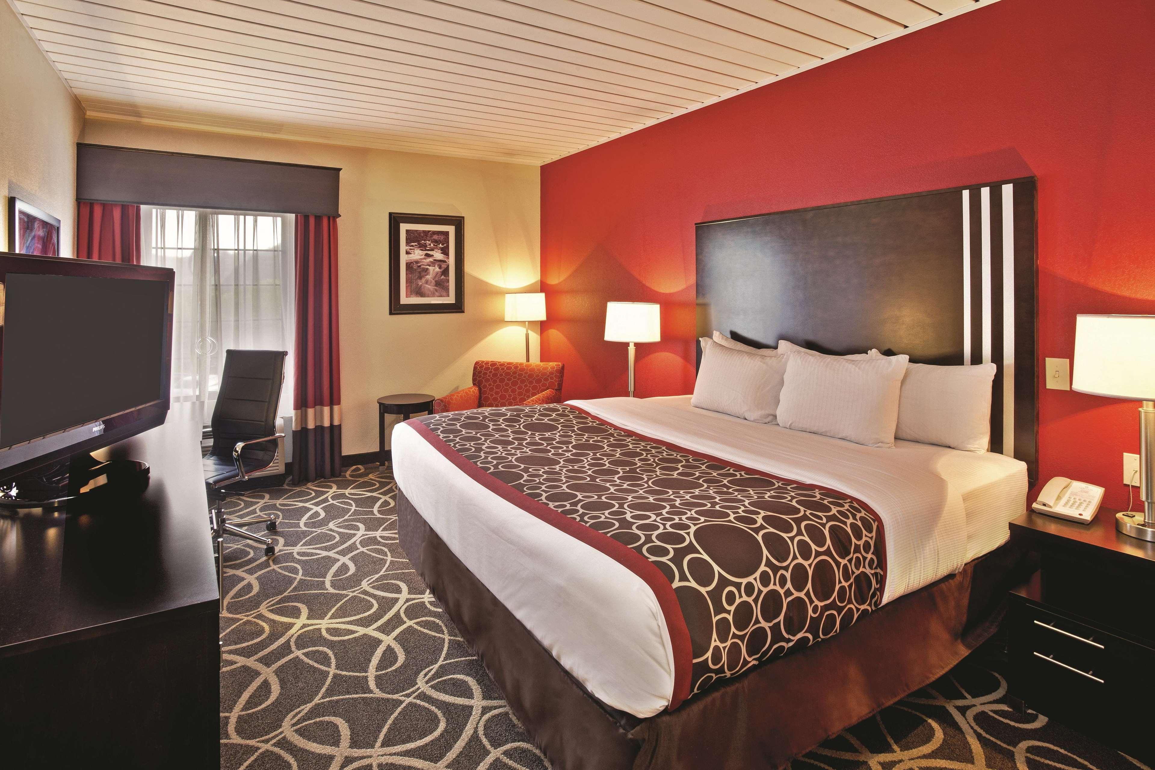 La Quinta By Wyndham Elkview - Charleston Ne Hotel Exterior photo