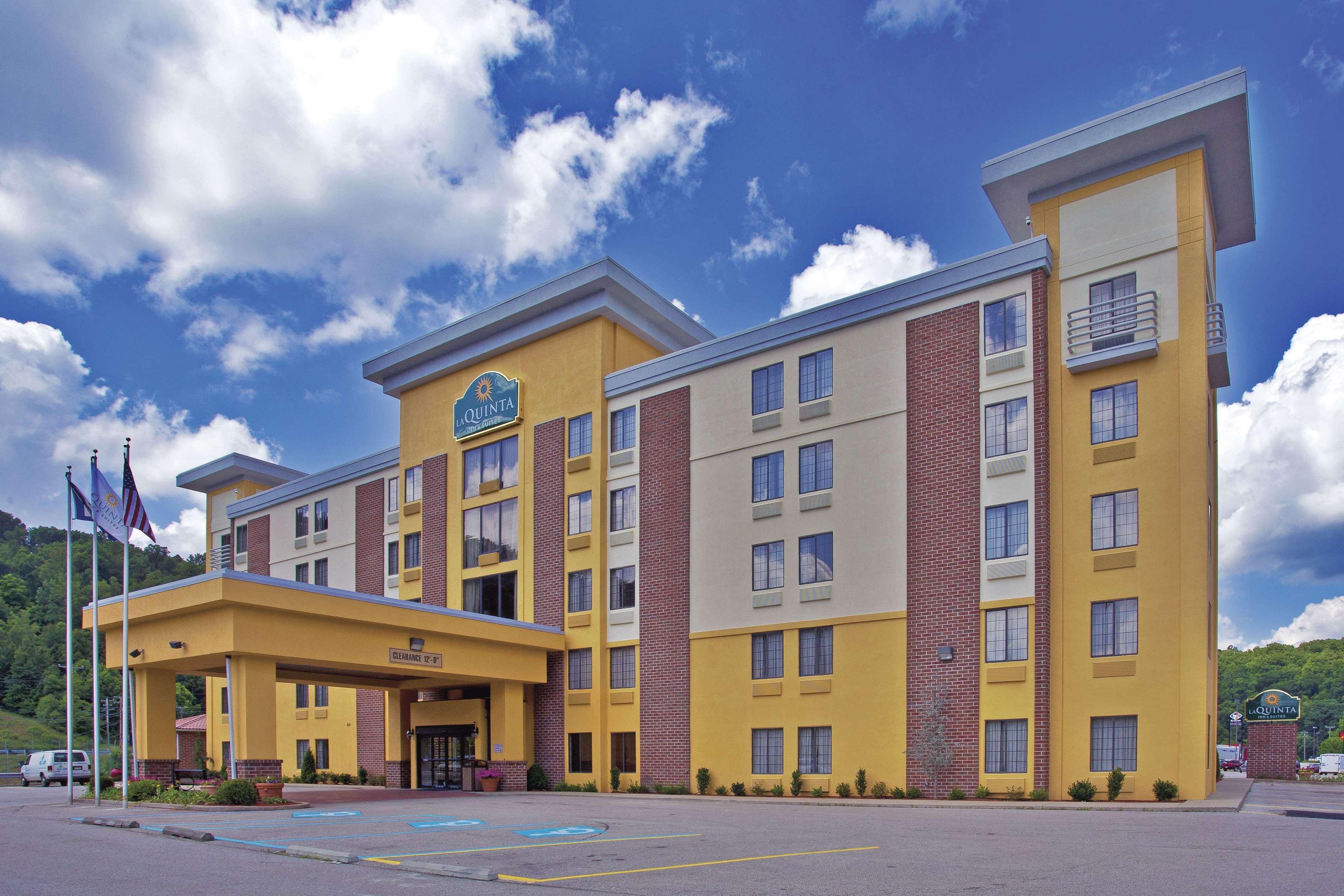 La Quinta By Wyndham Elkview - Charleston Ne Hotel Exterior photo